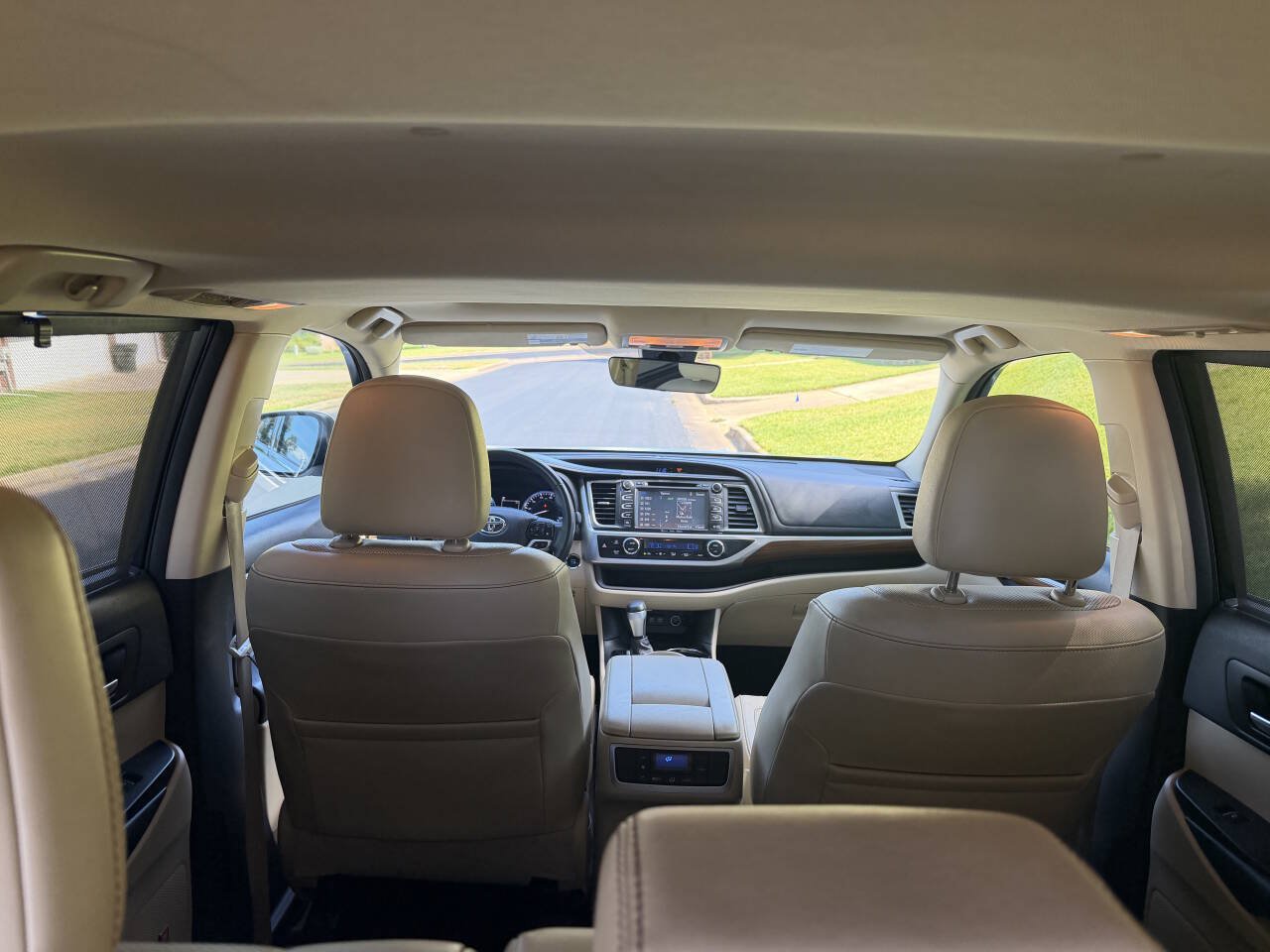 Used 2017 Toyota Highlander Limited FWD image 14