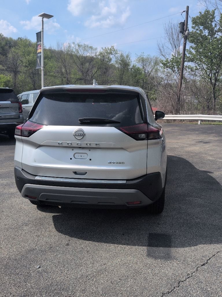 Used 2023 Nissan Rogue SV AWD/4WD image 9