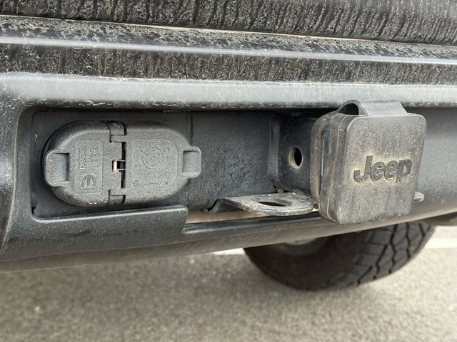 Used 2022 Jeep Grand Cherokee Laredo X image 33