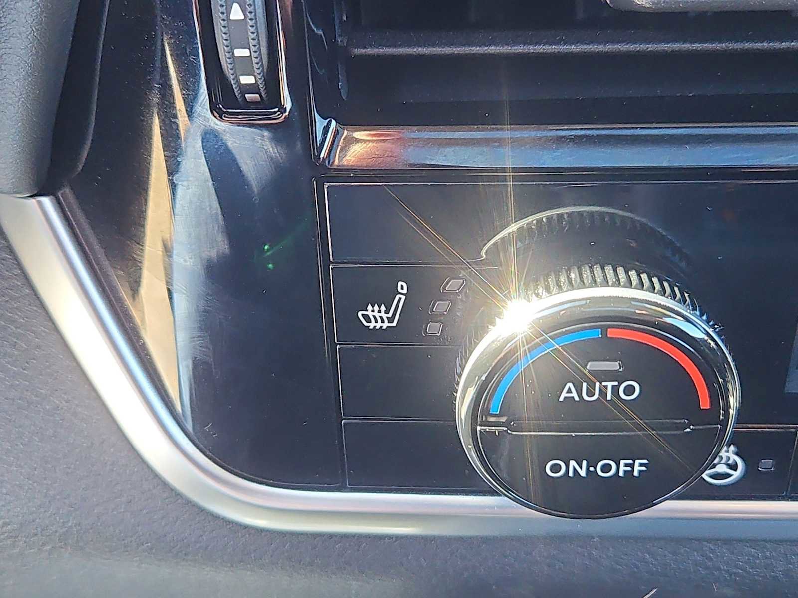 Used 2023 Nissan Rogue SL w/ SL Premium Package image 20