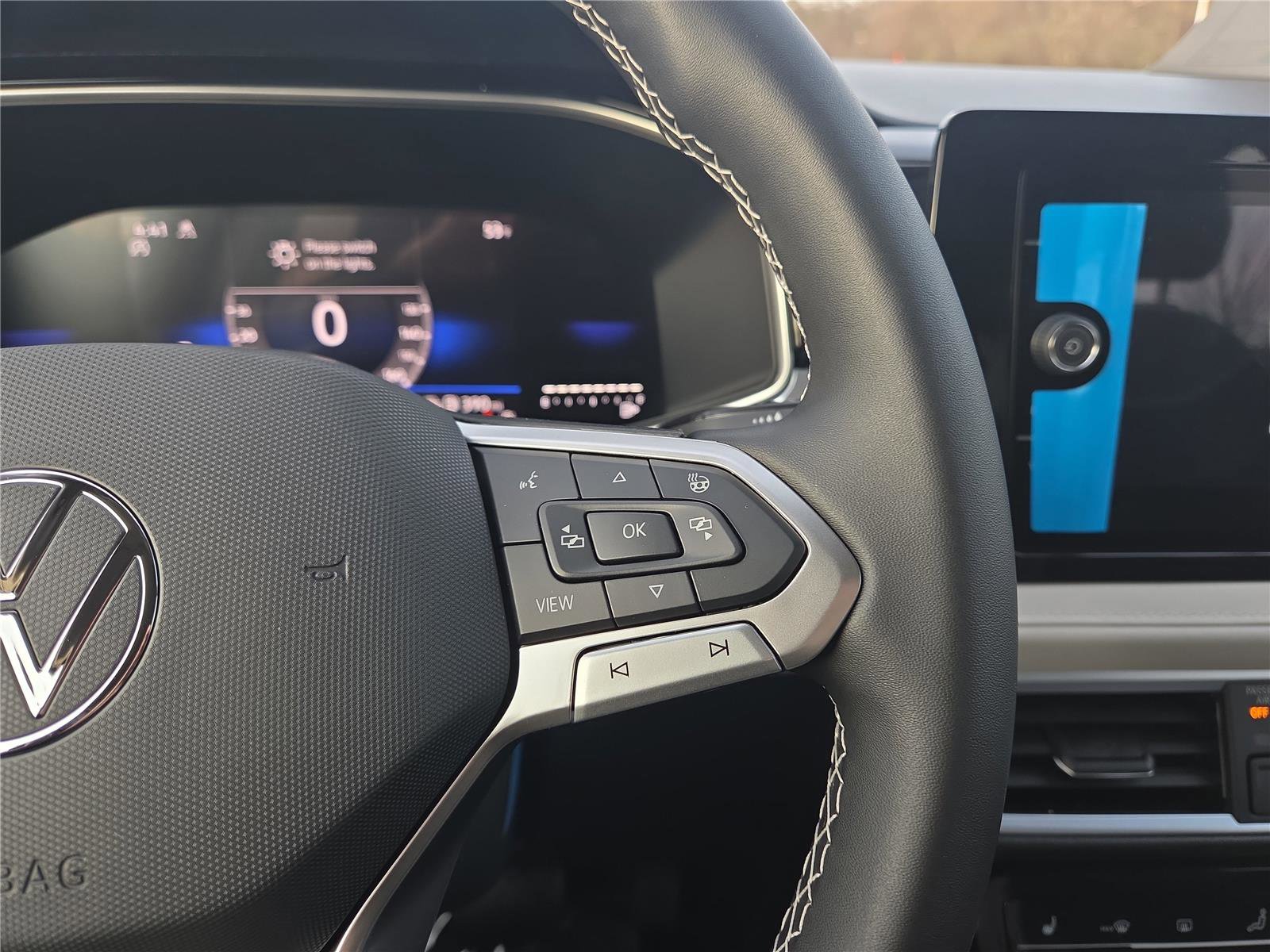 New 2026 Volkswagen Taos SE image 15