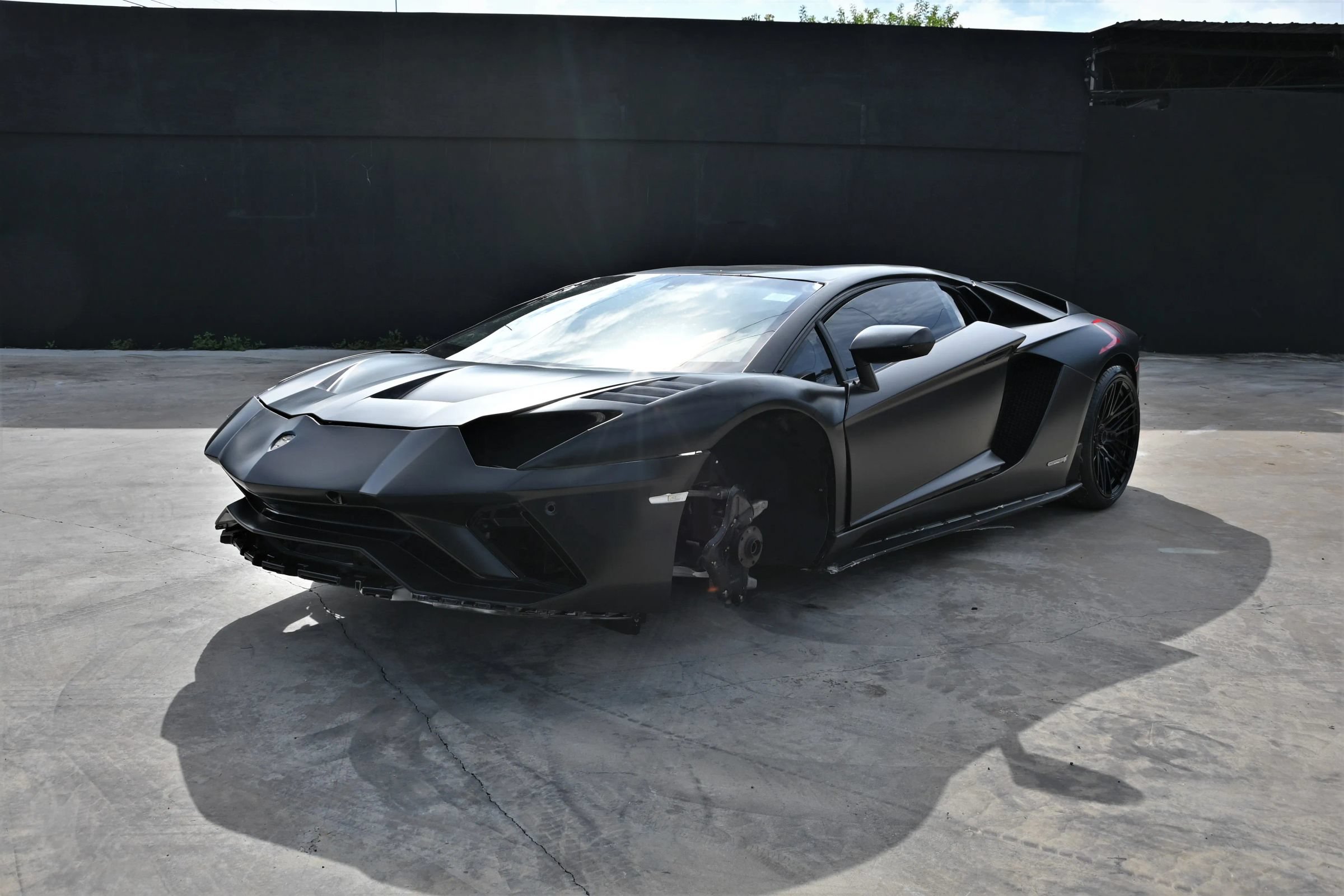 Used 2018 Lamborghini Aventador S AWD/4WD image 2