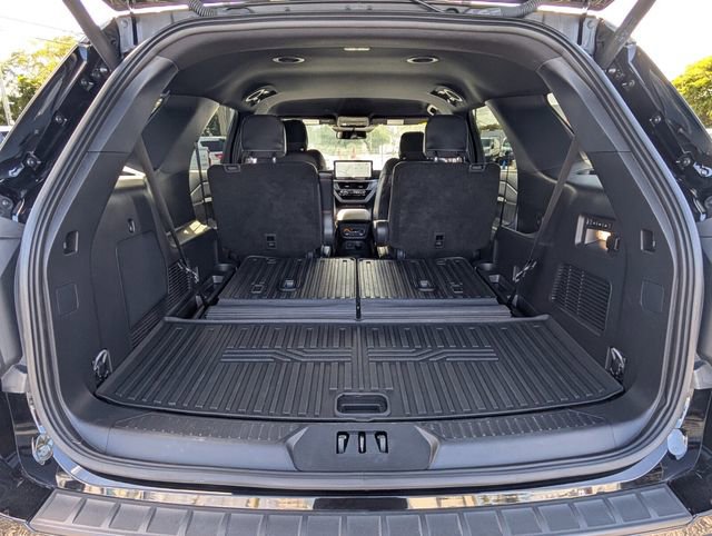 Used 2025 Ford Explorer ST image 12