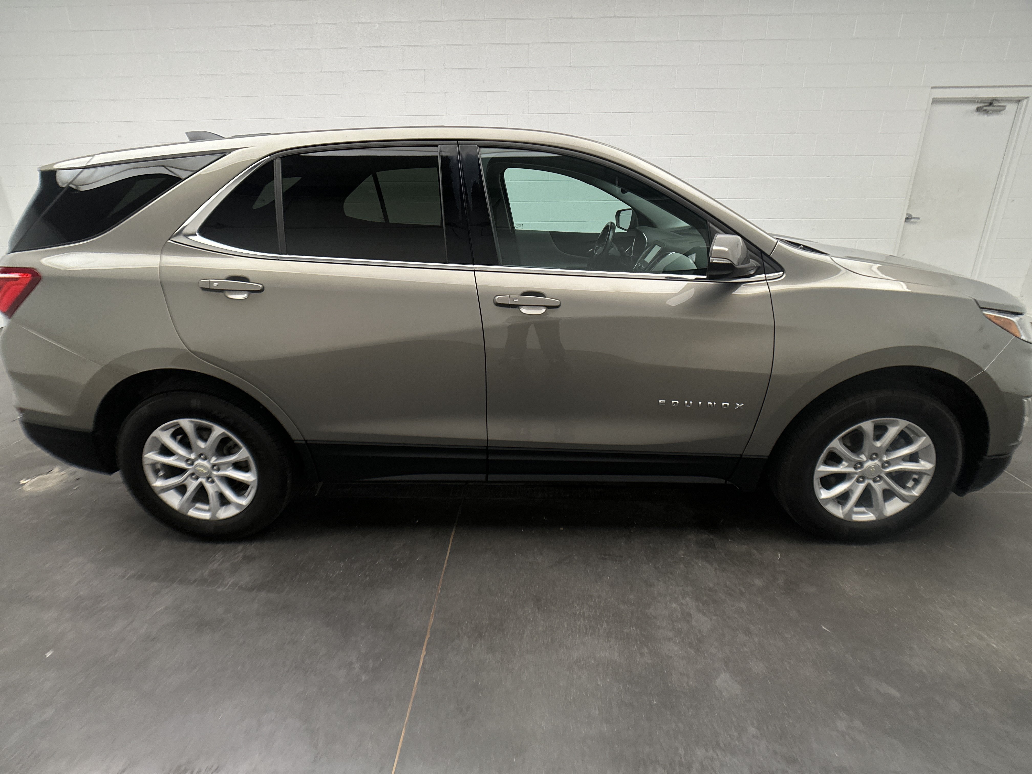 Used 2018 Chevrolet Equinox LT AWD/4WD image 10
