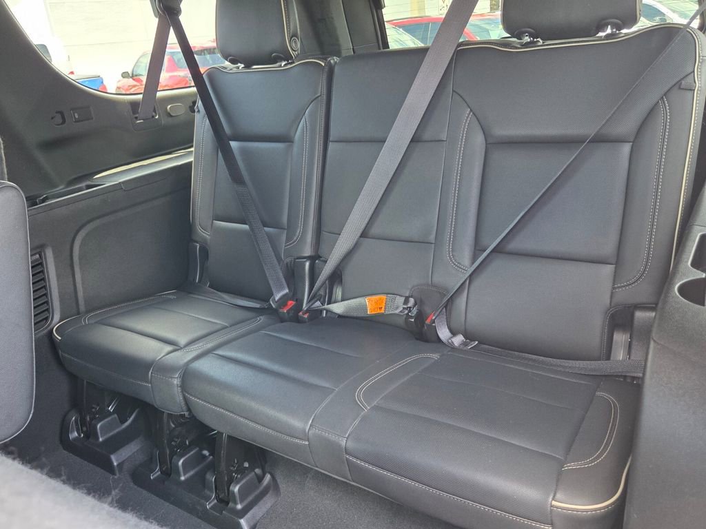 Certified 2023 Chevrolet Suburban Premier RWD image 12