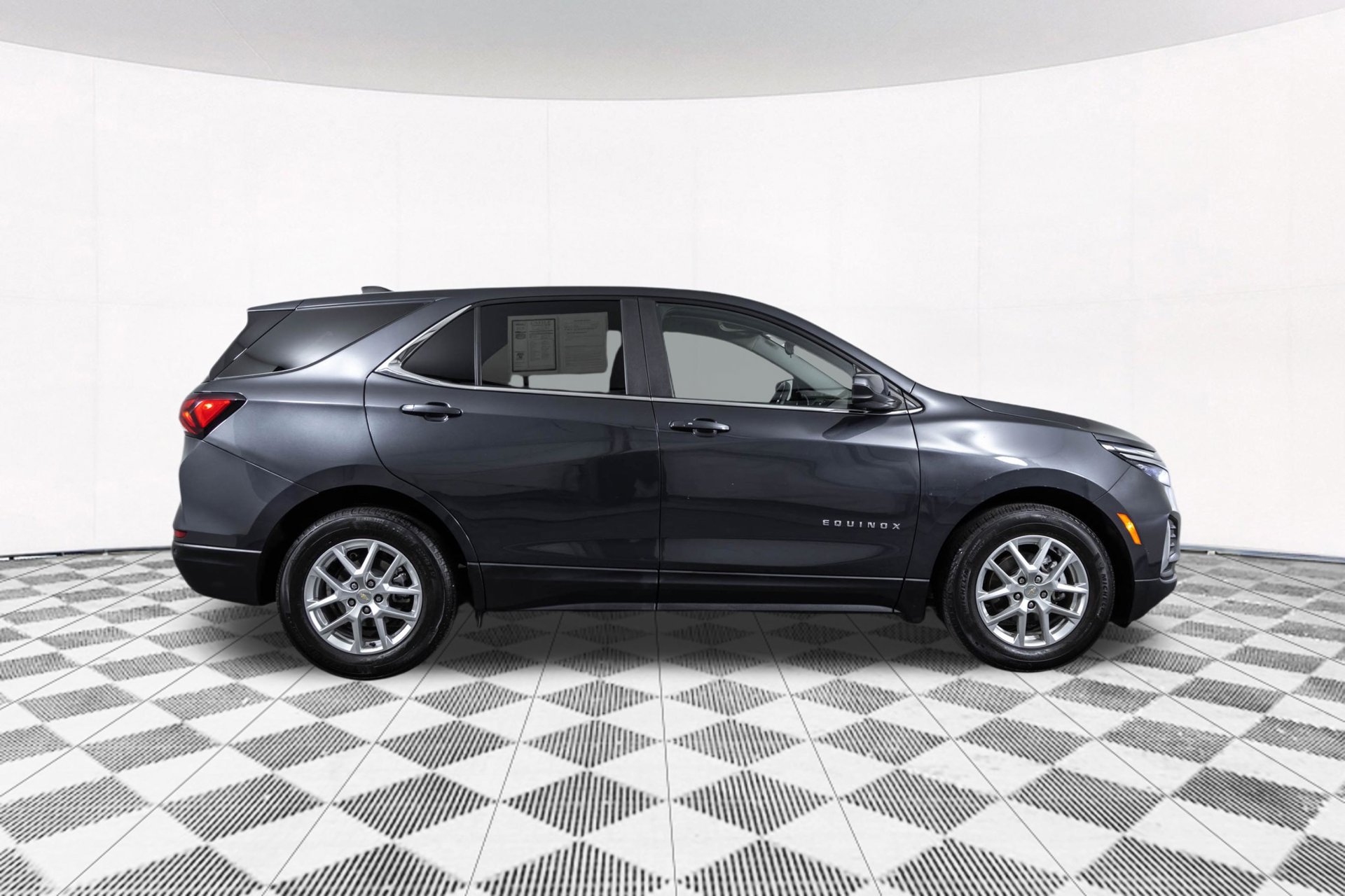 Used 2023 Chevrolet Equinox LT w/ Driver Convenience Package FWD image 20