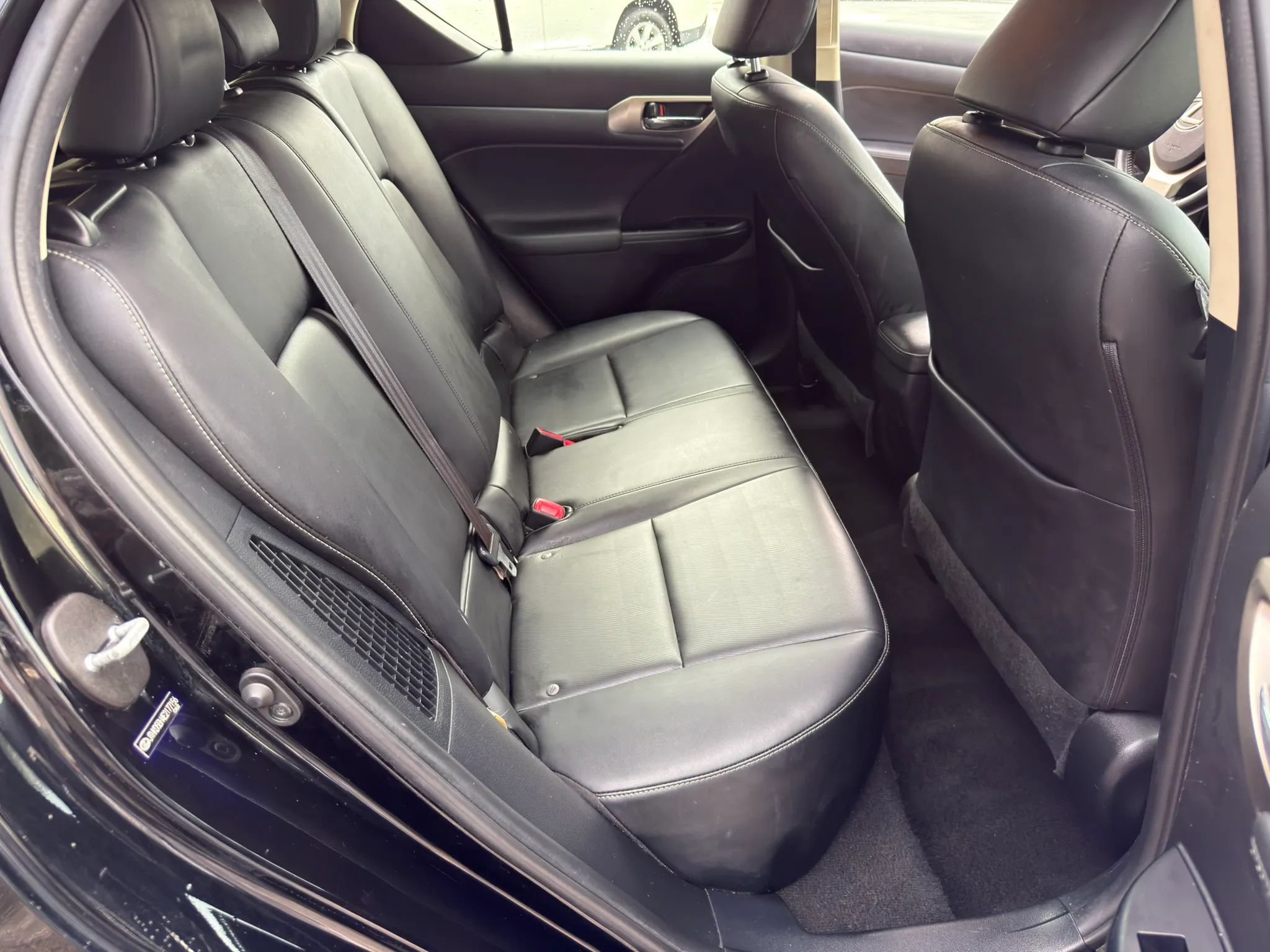 Used 2014 Lexus CT 200h FWD image 28