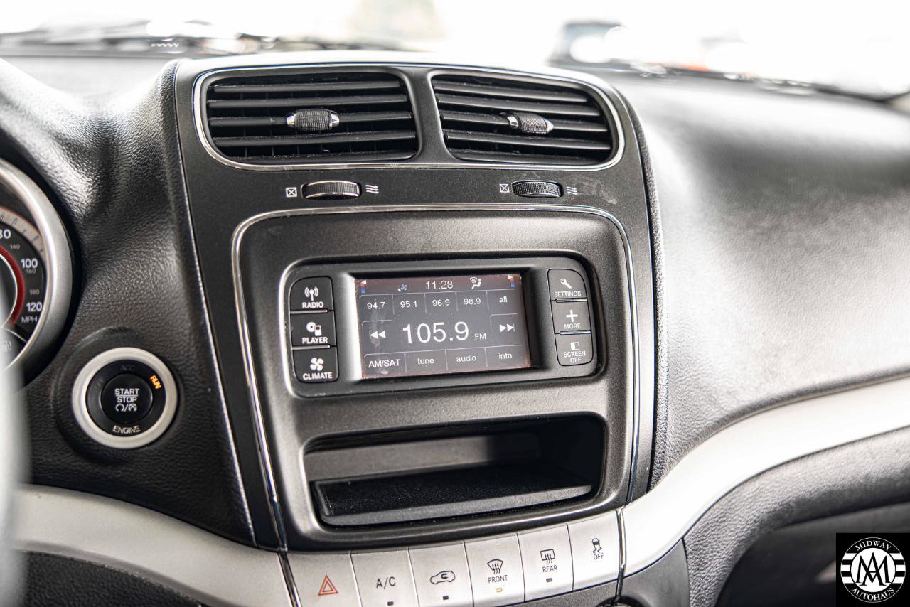 Used 2015 Dodge Journey SXT w/ Flexible Seating Group image 13