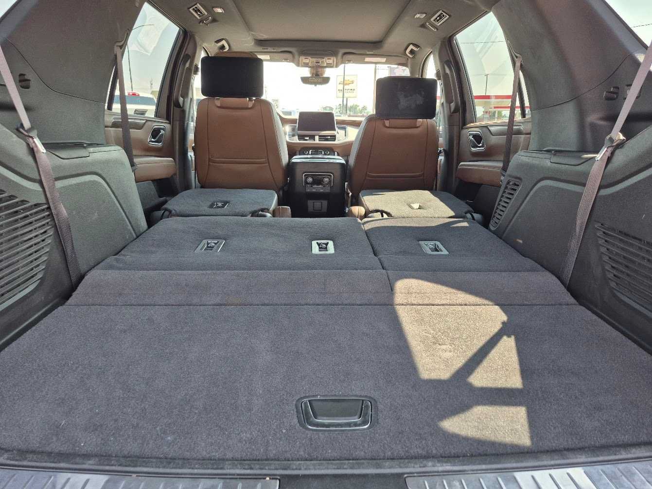 Used 2021 Chevrolet Tahoe High Country w/ Premium Package AWD/4WD image 6