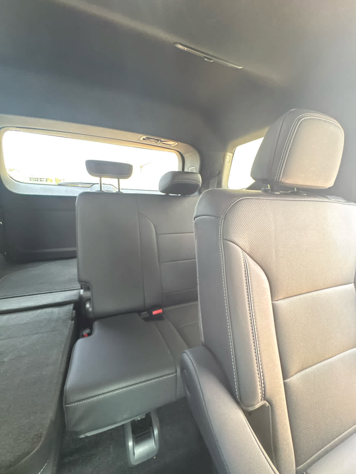 Used 2025 Chevrolet Traverse LT w/ Sun and Wheel Package FWD image 11