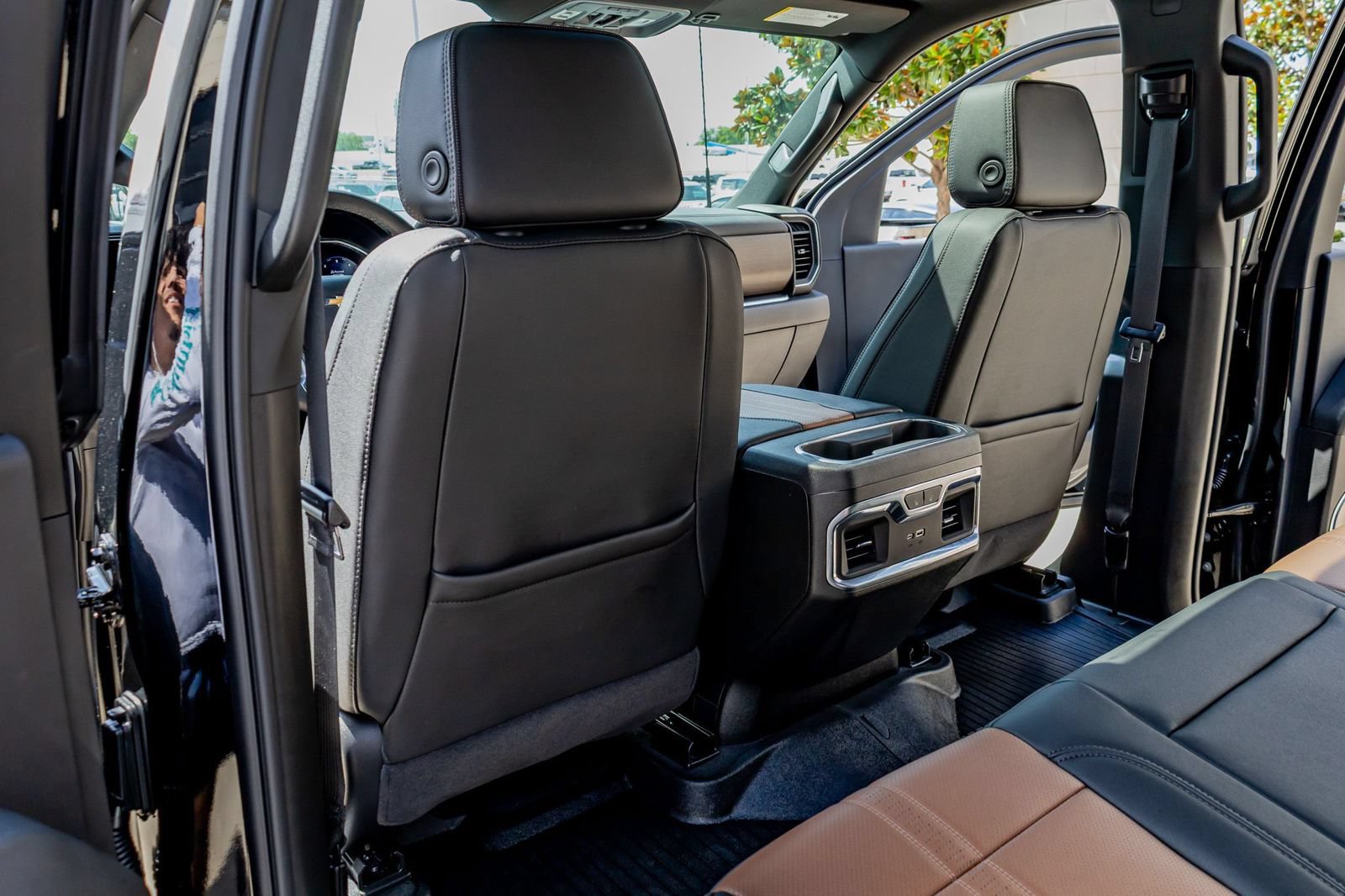 Used 2026 Chevrolet Silverado 2500 High Country w/ High Country Premium Package AWD/4WD image 35