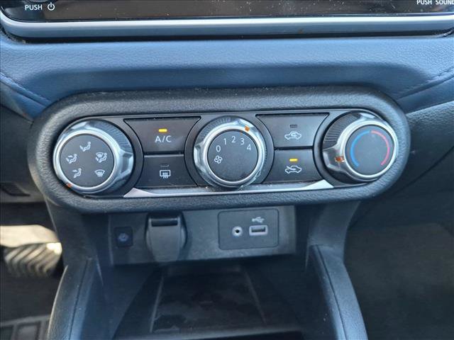 Used 2025 Nissan Versa SV FWD image 15