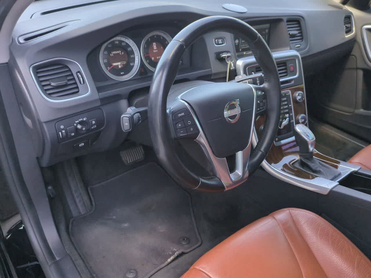 Used 2013 Volvo S60 T5 FWD image 2