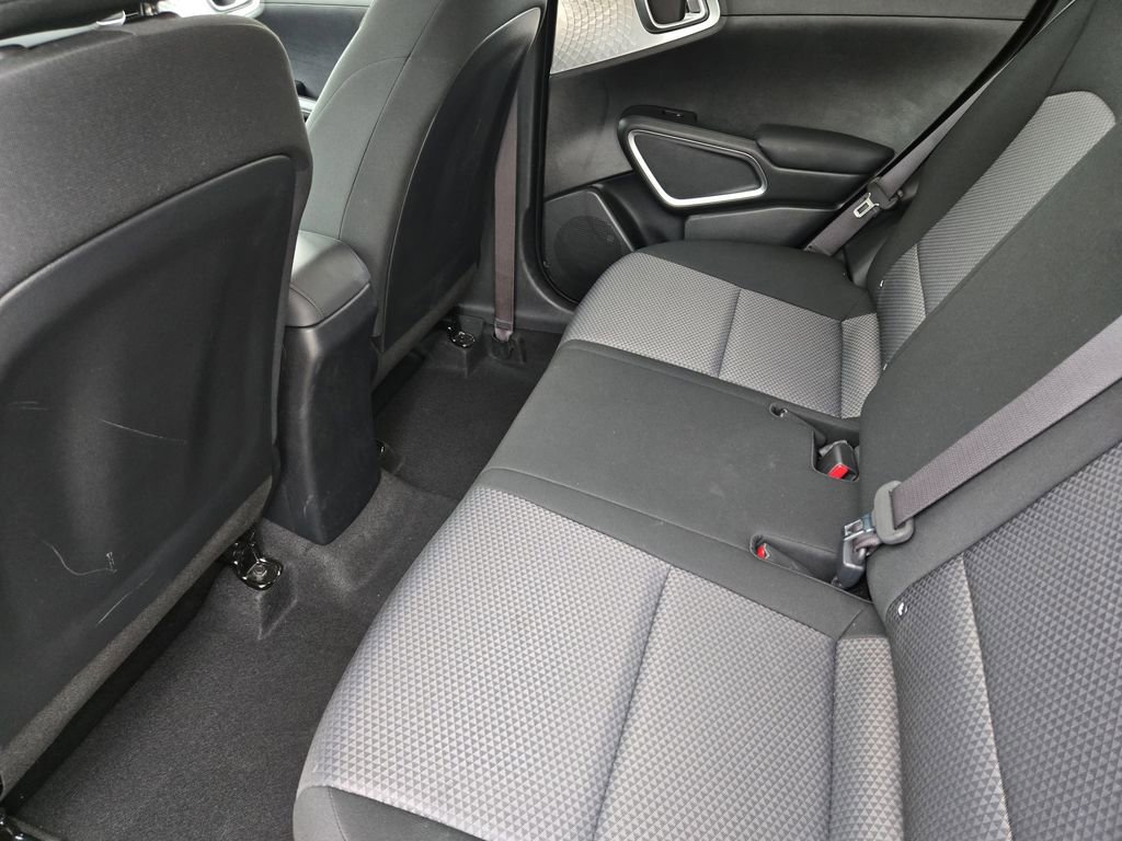 Certified 2025 Kia Soul LX w/ LX Technology Package FWD image 29