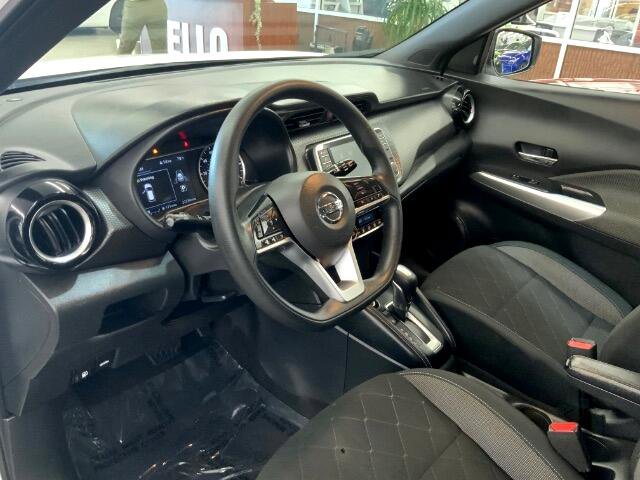 Used 2020 Nissan Kicks SV image 9