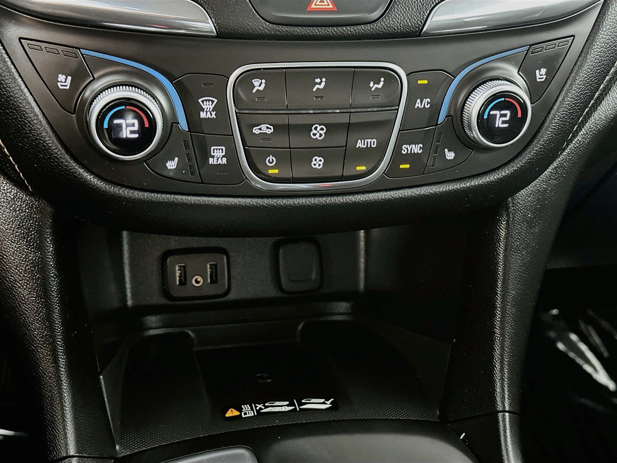 Used 2018 Chevrolet Equinox Premier FWD image 15