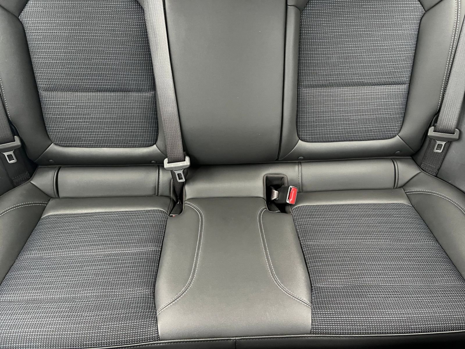 Used 2025 Buick Envista Preferred image 37