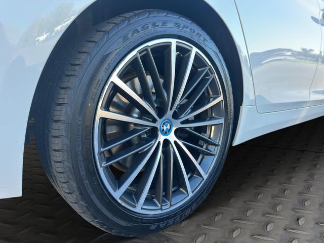 Used 2023 BMW 530e xDrive image 48