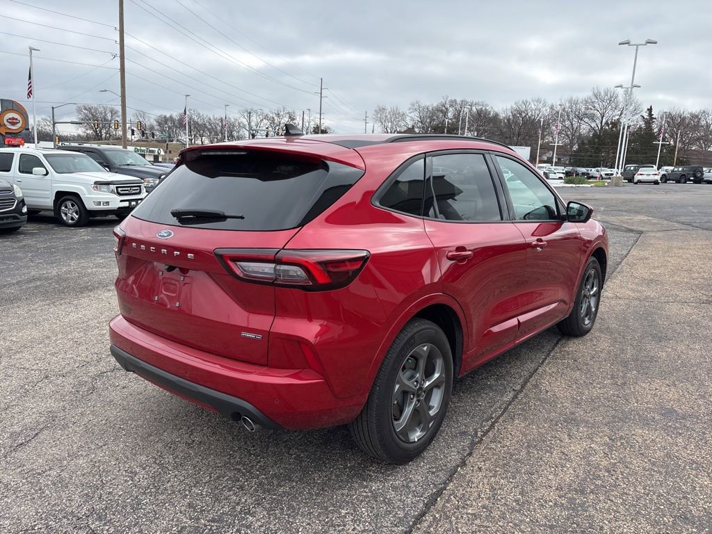 Certified 2024 Ford Escape ST-Line Select w/ Tech Pack #2 image 7