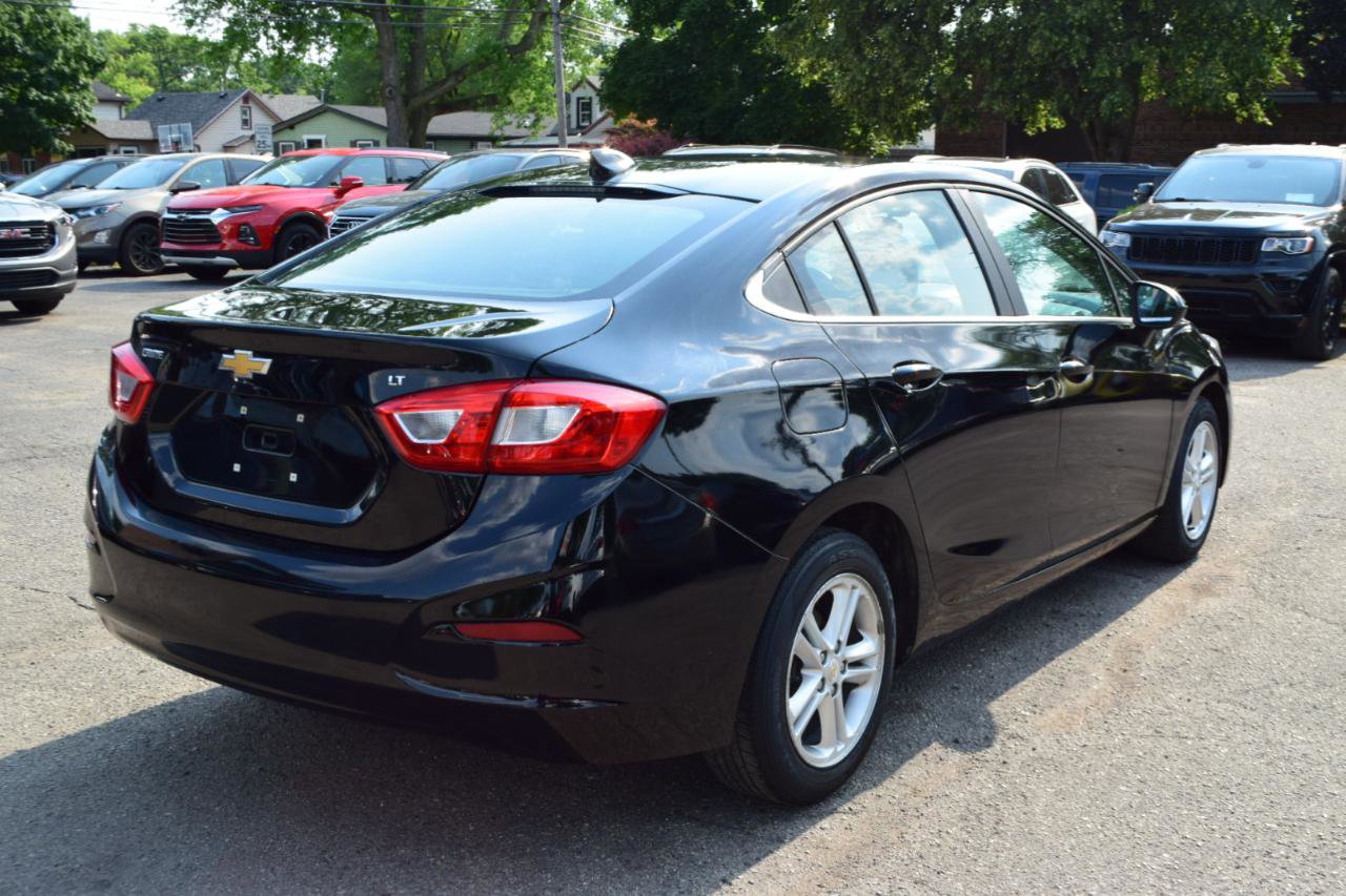 Used 2017 Chevrolet Cruze LT FWD image 6