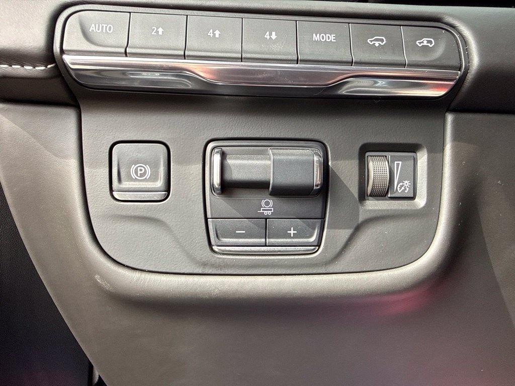 Used 2024 Cadillac Escalade Sport Platinum w/ LPO, ONYX Package AWD/4WD image 43