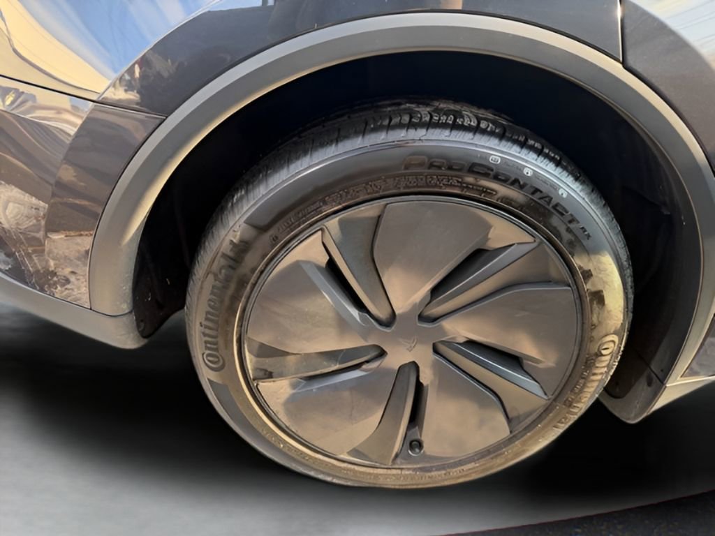 Used 2026 Tesla Model Y Long Range image 11