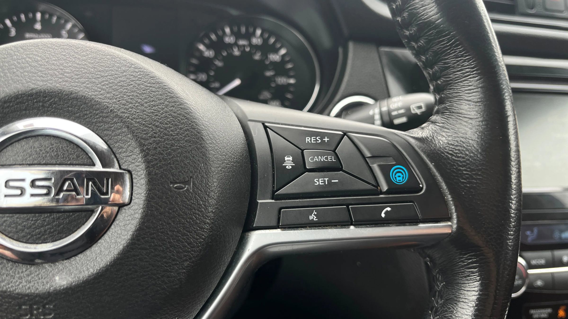 Used 2018 Nissan Rogue SL w/ Premium Package image 26