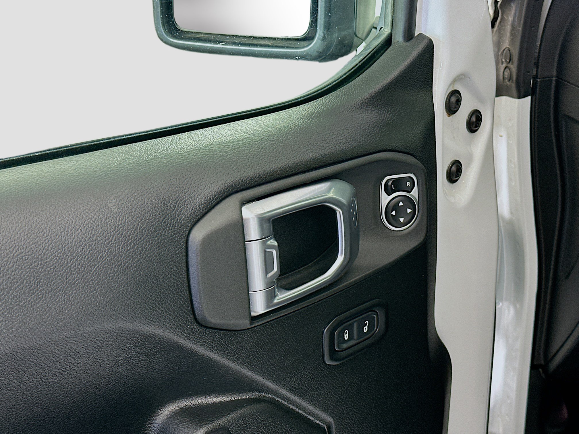 Used 2023 Jeep Wrangler Unlimited AWD/4WD image 15