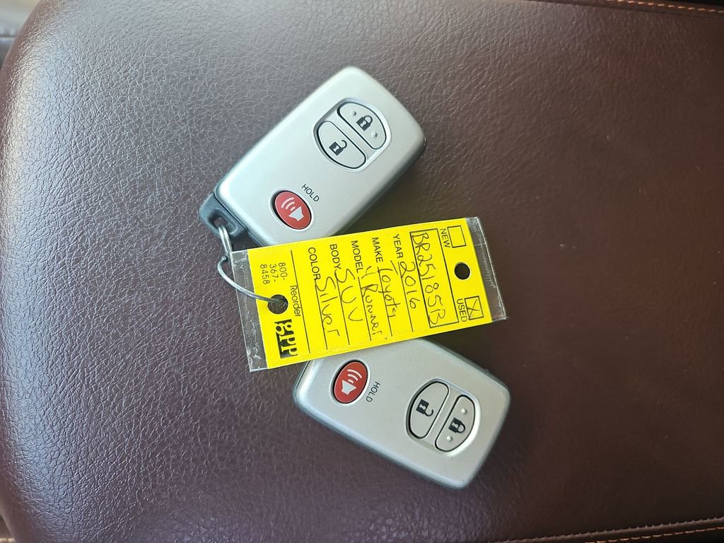 Used 2016 Toyota 4Runner Limited AWD/4WD image 29