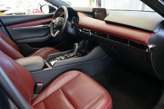 Used 2020 MAZDA MAZDA3 Hatchback w/ Premium Package image 41