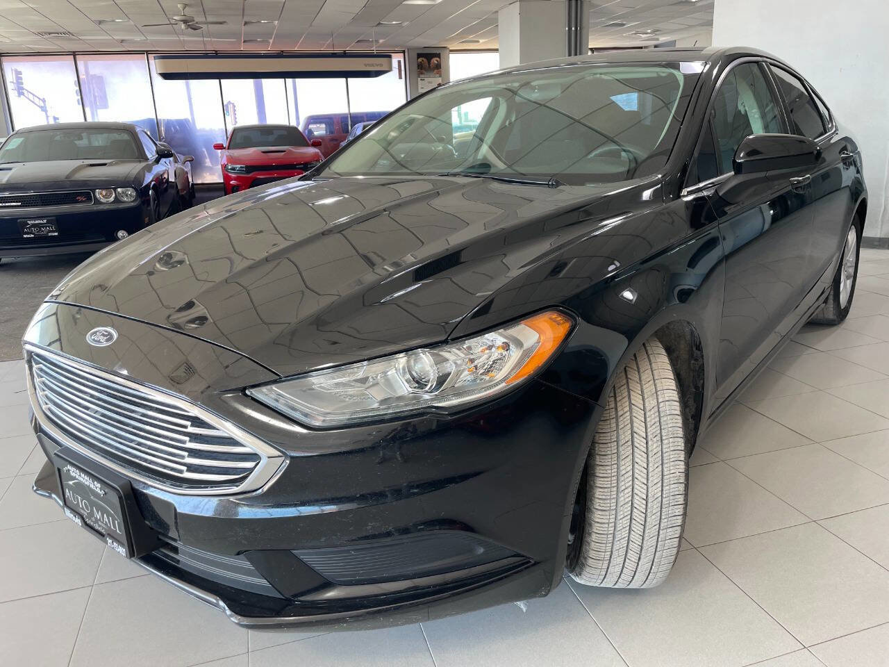 Used 2018 Ford Fusion SE w/ Fusion SE Technology Package image 3