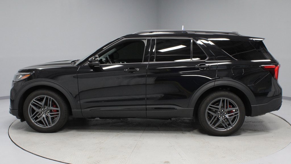 Certified 2025 Ford Explorer ST image 9