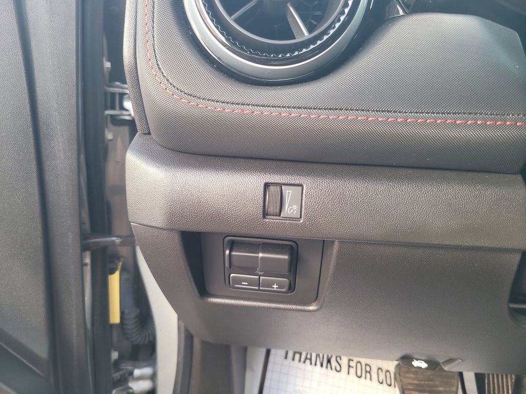 Used 2023 Chevrolet Colorado Z71 w/ Z71 Convenience Package 2 image 17