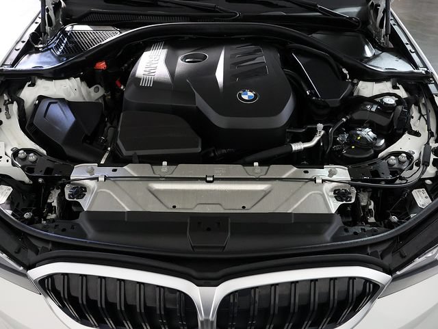 Used 2025 BMW 330i xDrive Sedan AWD/4WD image 37