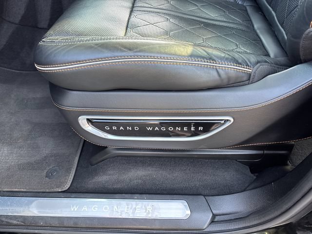 Used 2022 Jeep Grand Wagoneer Series III AWD/4WD image 7