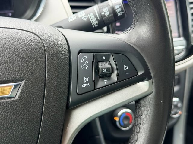 Used 2020 Chevrolet Trax LT w/ LT Convenience Package AWD/4WD image 12