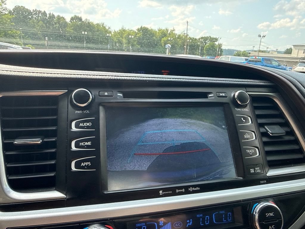 Used 2018 Toyota Highlander XLE AWD/4WD image 28