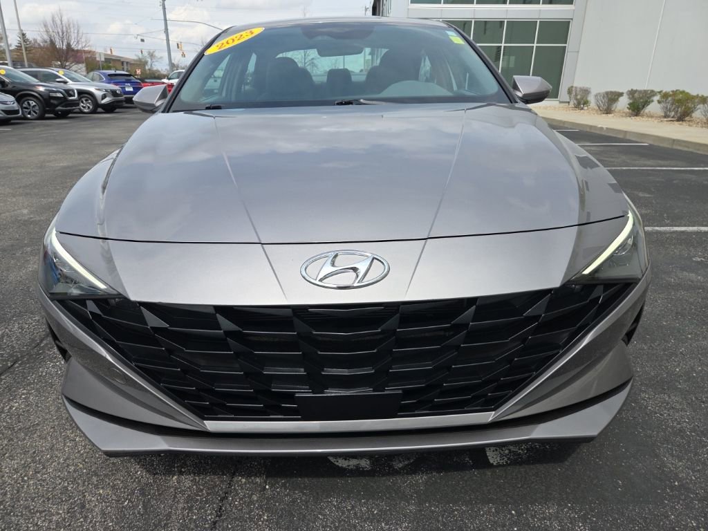 Used 2023 Hyundai Elantra SEL w/ Convenience Package image 3