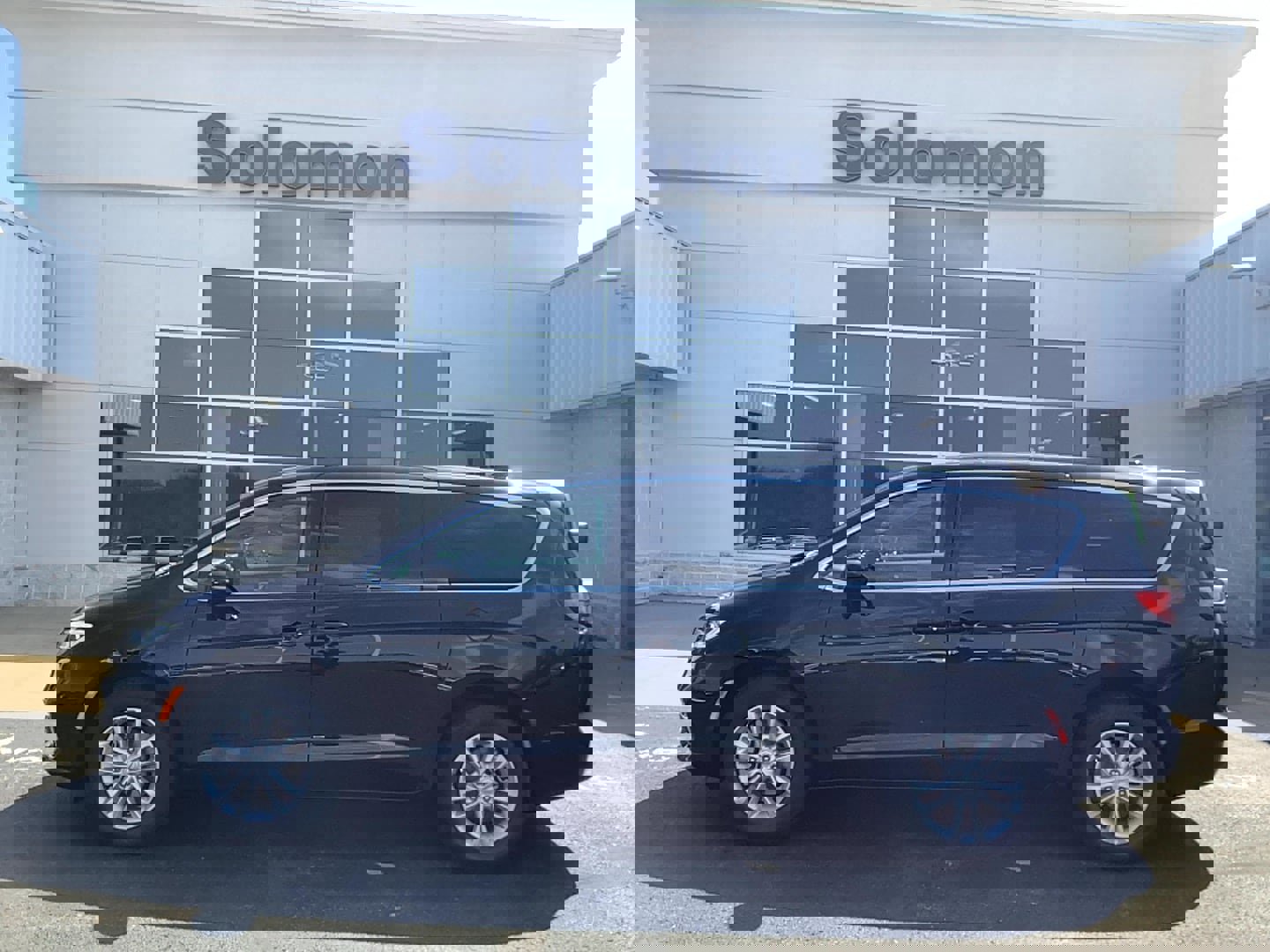 New 2026 Chrysler Pacifica Select image 1