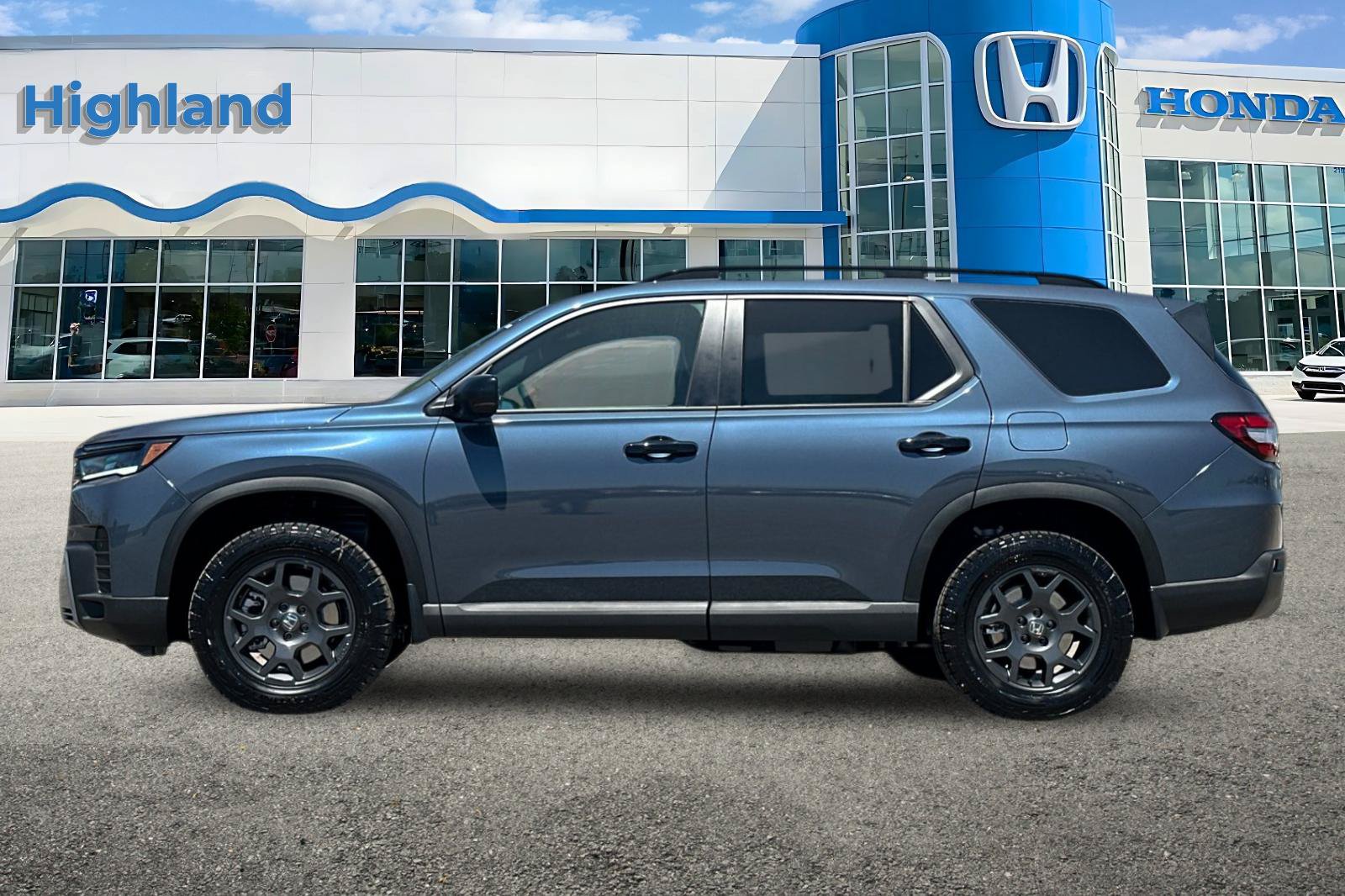 New 2026 Honda Pilot TrailSport image 2