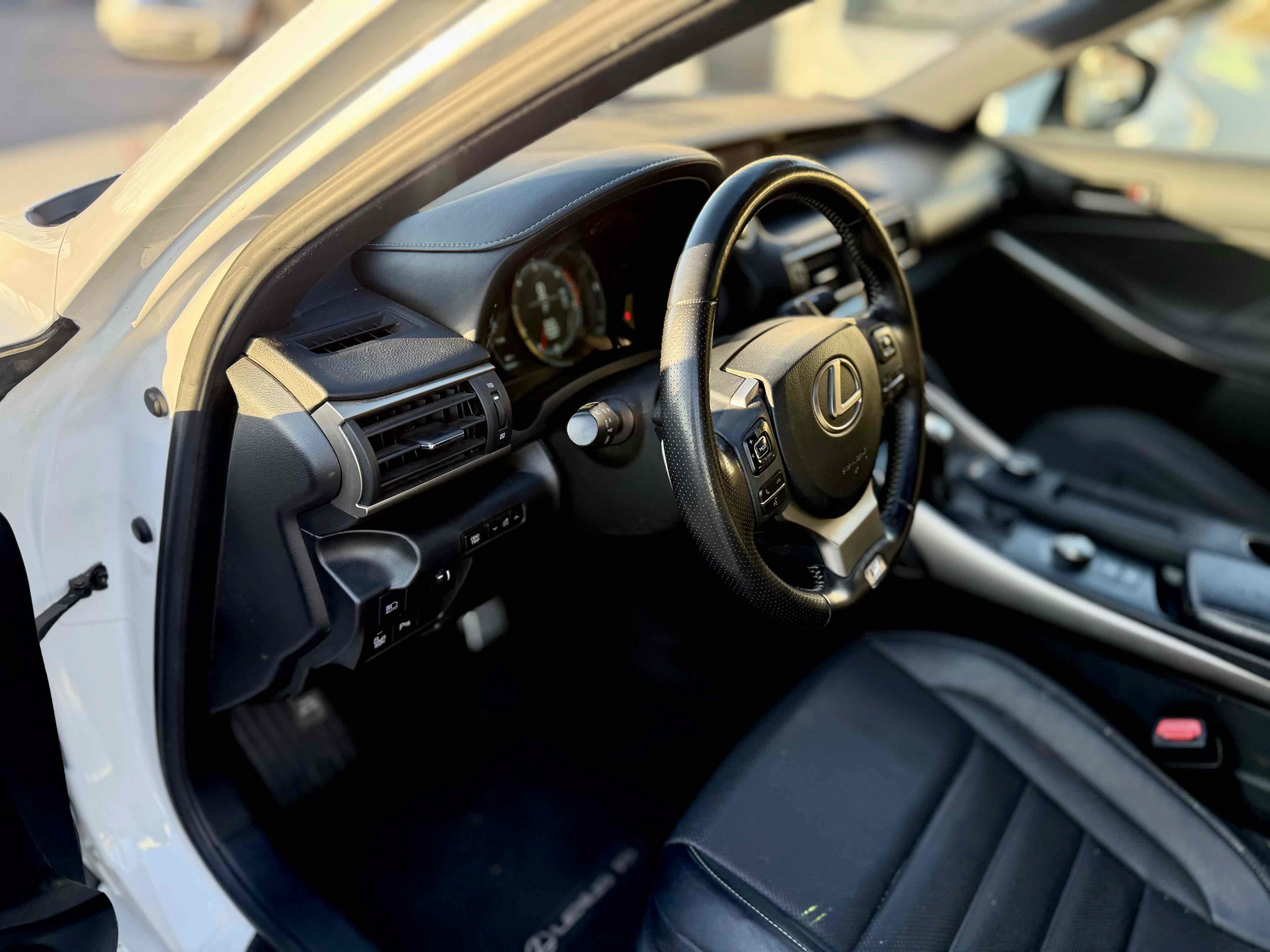 Used 2019 Lexus IS 300 F Sport w/ F Sport Package RWD image 17