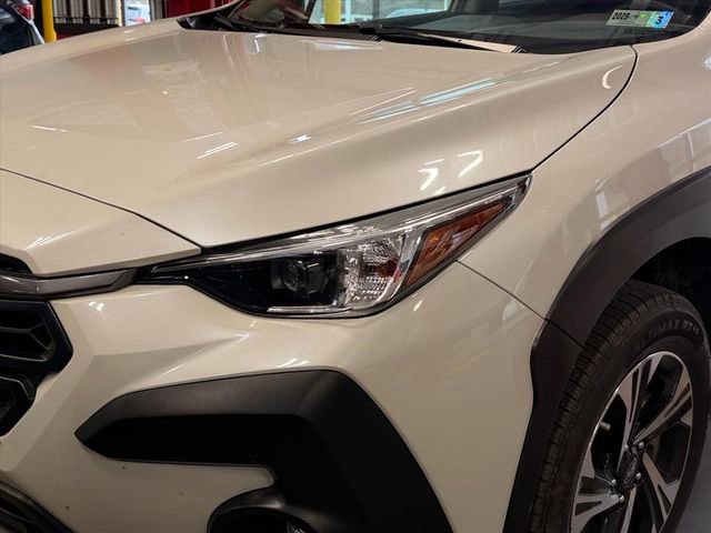 Used 2024 Subaru Crosstrek 2.0i Premium image 4
