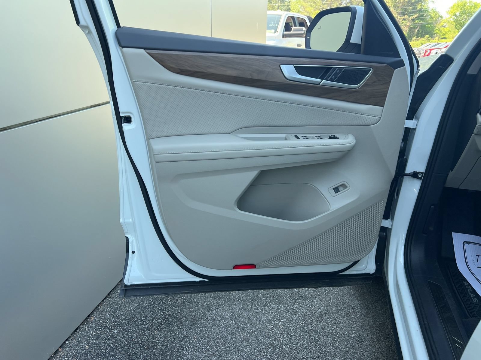 Certified 2026 Volkswagen Atlas SE w/ Panoramic Sunroof Package FWD image 28