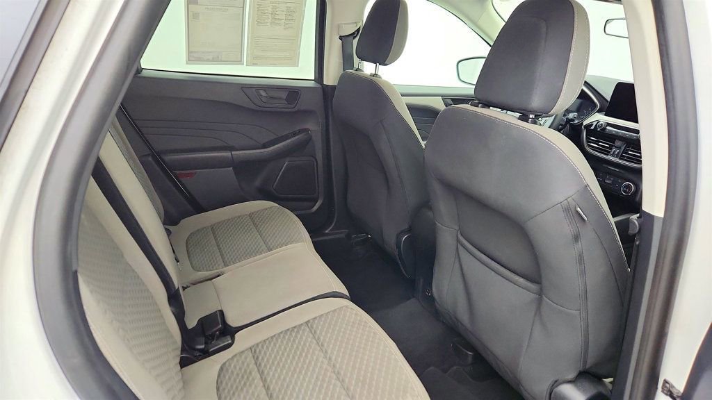 Used 2022 Ford Escape SE image 21