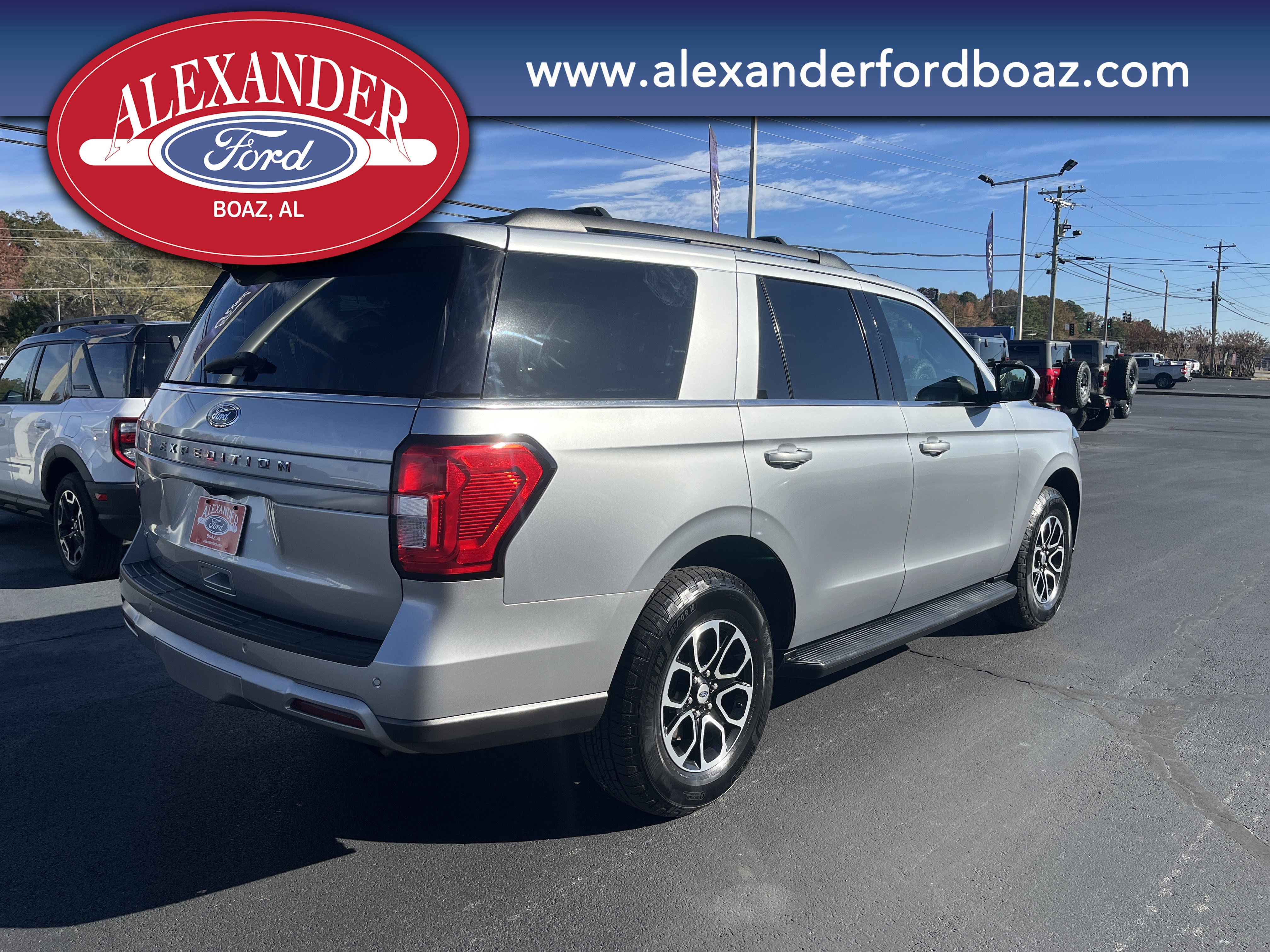 Used 2024 Ford Expedition XLT image 4