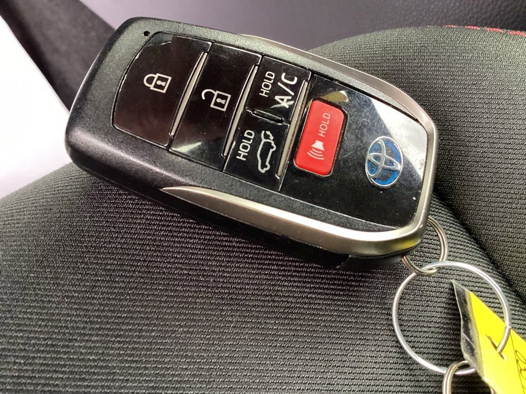 Used 2021 Toyota RAV4 SE w/ Weather & Moonroof Package AWD/4WD image 30