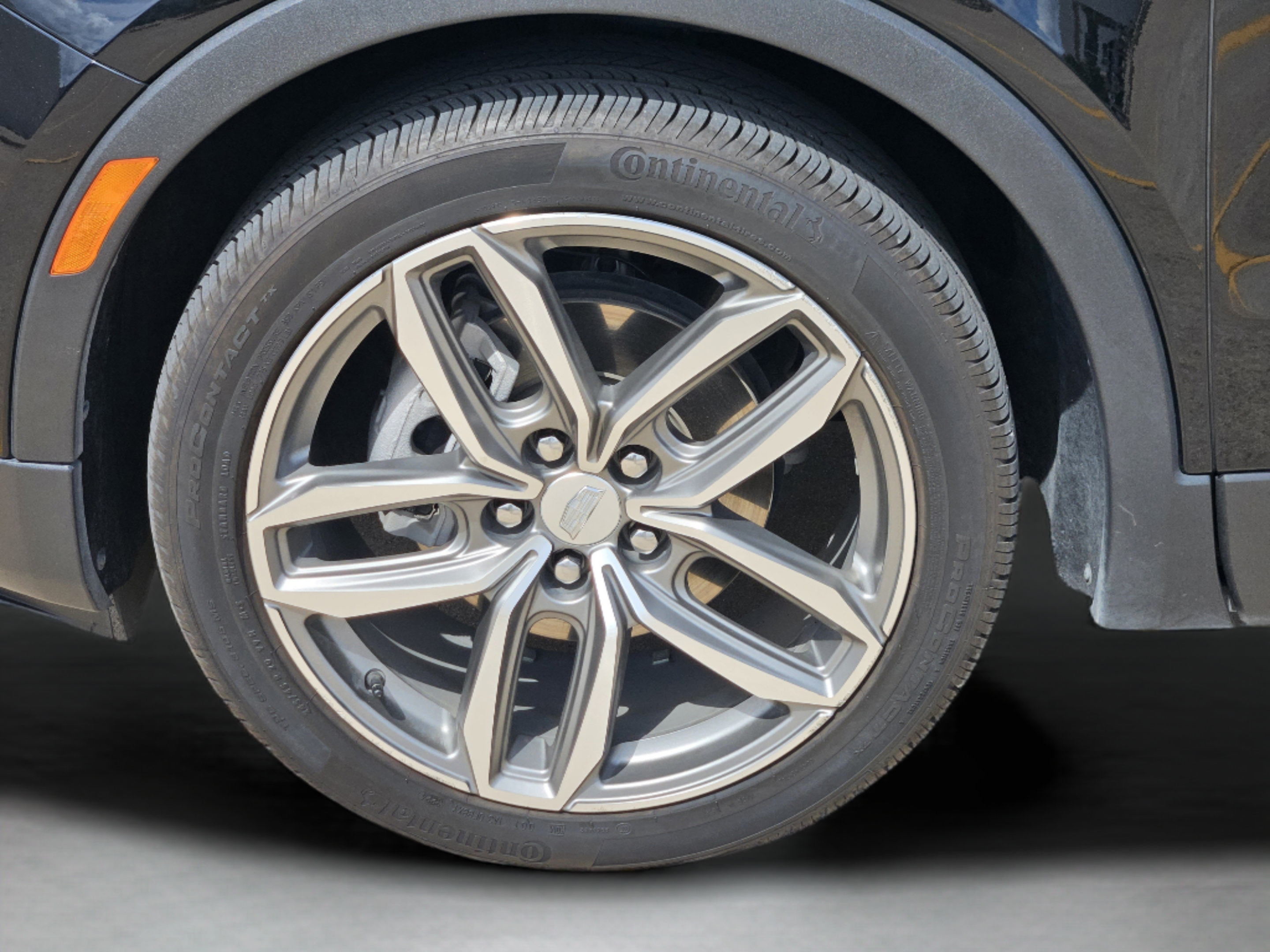 Used 2023 Cadillac XT4 Sport w/ Cold Weather Package FWD image 30