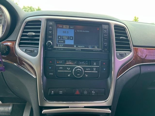 Used 2012 Jeep Grand Cherokee Limited w/ Trailer Tow Group IV AWD/4WD image 16
