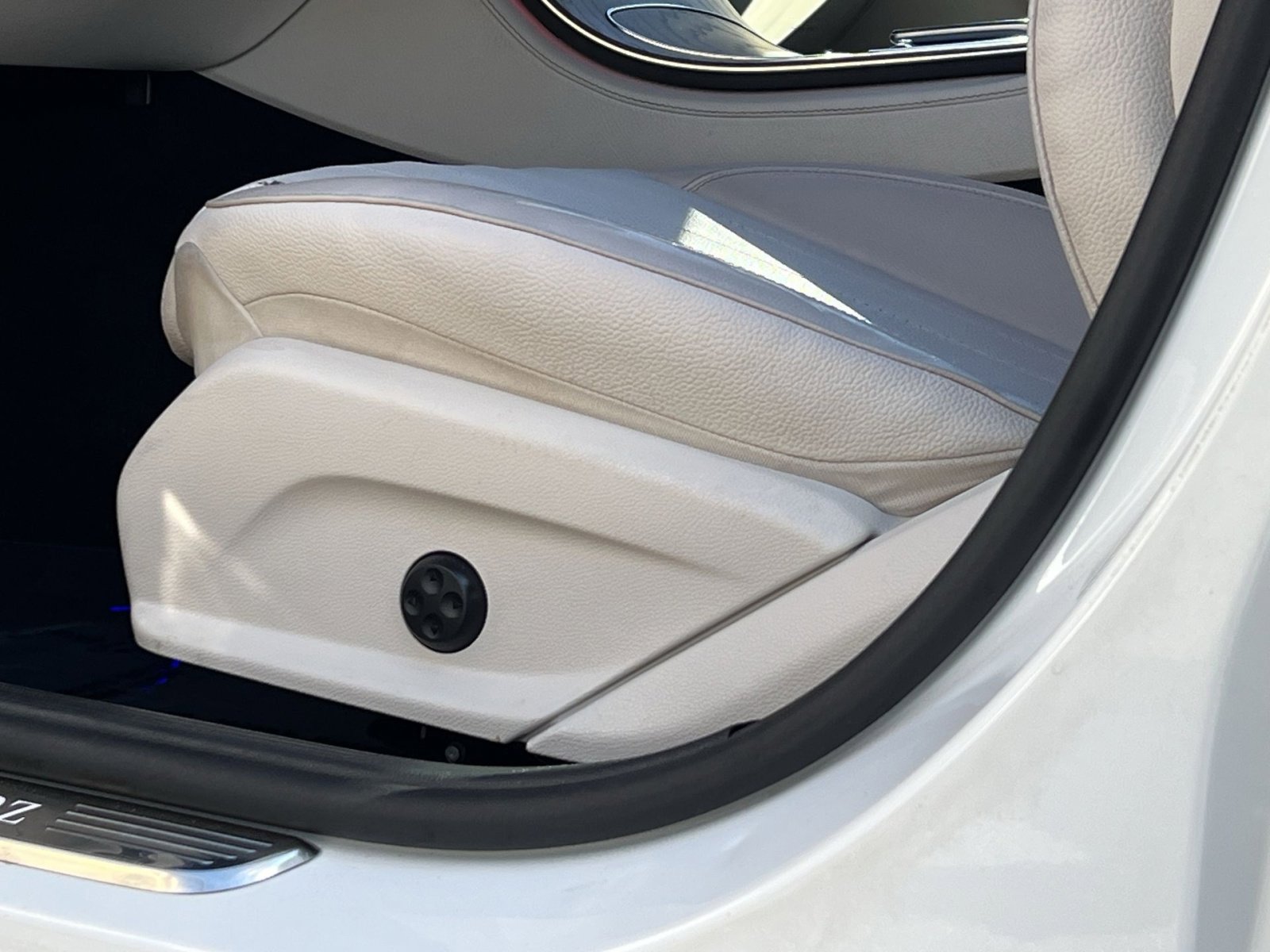 Certified 2021 Mercedes-Benz E 350 4MATIC Sedan w/ Premium Package image 12