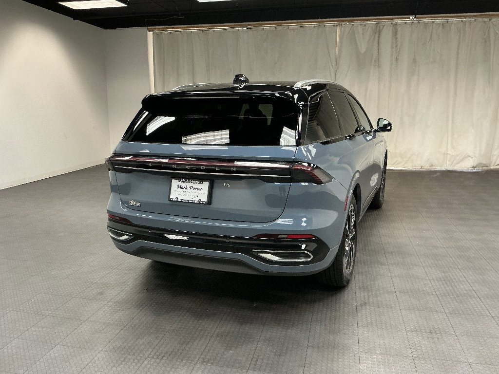 Used 2026 Lincoln Nautilus Reserve AWD/4WD image 7